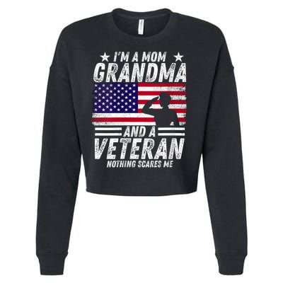  Veteran Grandma I'm a Mom Grandma and A Veteran Patriotic V-Neck Cropped Pullover Crew