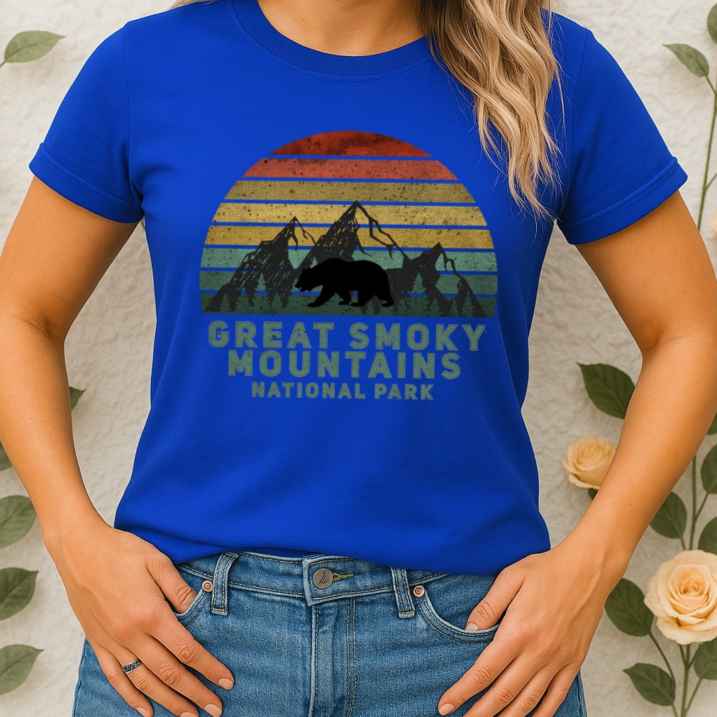 Vintage Great Smoky Mountains National Park Bear Meaningful Gift Womens T-Shirt