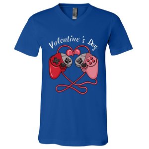 Video Gamer Valentines Day With Controllers Heart Great Gift V-Neck T-Shirt