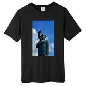 Venezuela Hasta El Final CaíDa De La Estatua De CháVez Tall Fusion ChromaSoft Performance T-Shirt