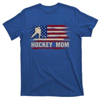 Vintage Hockey Mom American Usa Flag Sports Gift Cute Gift T-Shirt