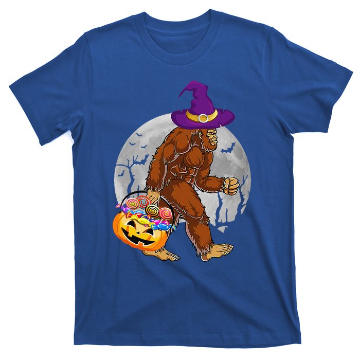 Vintage Halloween Scary Bigfoot Witch Hat Moon Witchy Gift T-Shirt