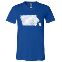 Vintage Iowa Apostrophe N State Map Outline Meaningful Gift V-Neck T-Shirt