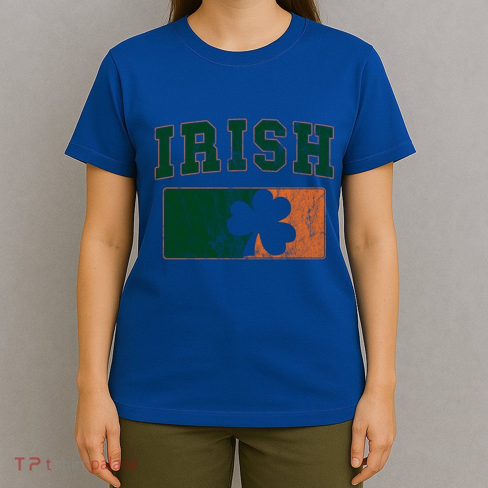 Vintage Irish Ireland Shamrocks Retro St Patricks Day Gift T-Shirt