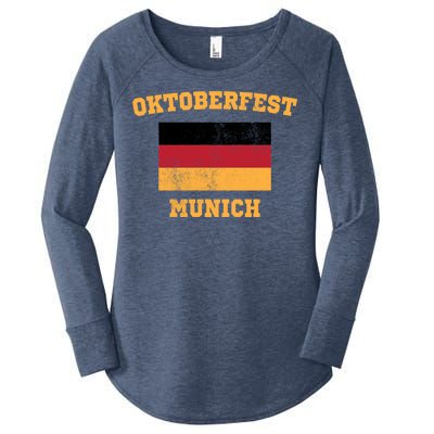 Vintage Oktoberfest Munich Flag Women's Perfect Tri Tunic Long Sleeve Shirt