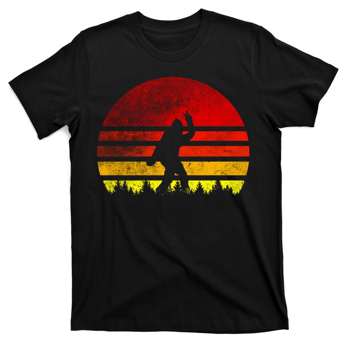 Vintage Retro Bigfoot Believe T-Shirt