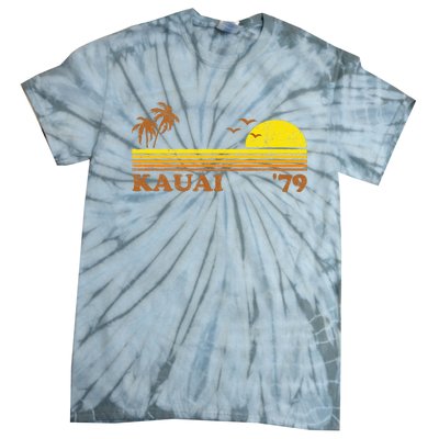 Vintage Kauai Beach Hawaii Retro Hawaiian Surfing 70s Gift Tie-Dye T-Shirt