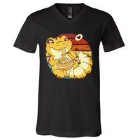 Vintage kawaii leopard gecko eating ra animal ra lover V-Neck T-Shirt