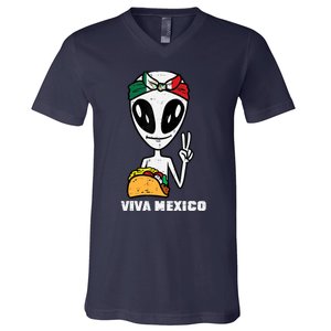 Viva Mexico Alien Cinco De Mayo Mexican Independence Day V-Neck T-Shirt