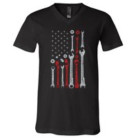 Vintage Mechanic Flag Usa American Patriotic Flag Cars V-Neck T-Shirt