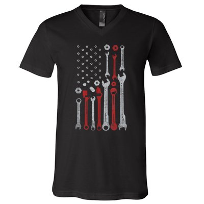 Vintage Mechanic Usa Flag Patriotic American Car Enthusiast Design V-Neck T-Shirt