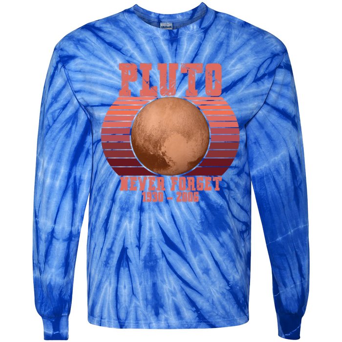 Vintage Never Forget Pluto Retro Space Science Gift Tie-Dye Long Sleeve Shirt