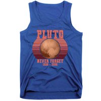 Vintage Never Forget Pluto Retro Space Science Gift Tank Top