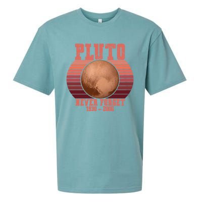 Vintage Never Forget Pluto Retro Space Science Gift Sueded Cloud Jersey T-Shirt