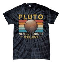 Vintage Never Forget Pluto Retro Style Funny Space Science Tie-Dye T-Shirt