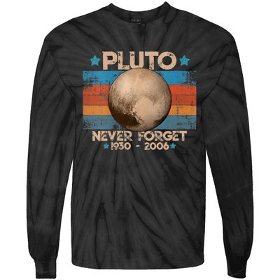 Vintage Never Forget Pluto Nerdy Astronomy Space Science Gift Tie-Dye Long Sleeve Shirt