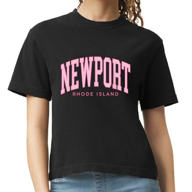 Vintage Newport Rhode Island Retro Prepp Girl Comfort Colors Boxy T-Shirt