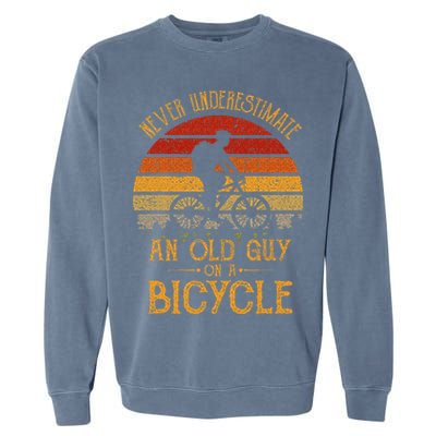 Vintage Never Underestimate An Old Guy On A Bicycle Cycling Garment-Dyed Sweatshirt