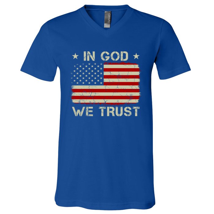 Vintage Old American Flag In God We Trust Gift Christian Gift V-Neck T-Shirt