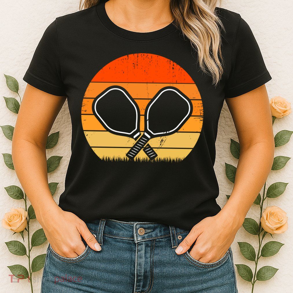 Vintage Pickleball Paddle Gift For Pickleball Player Womens T-Shirt