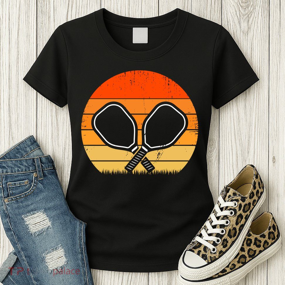 Vintage Pickleball Paddle Gift For Pickleball Player Womens T-Shirt