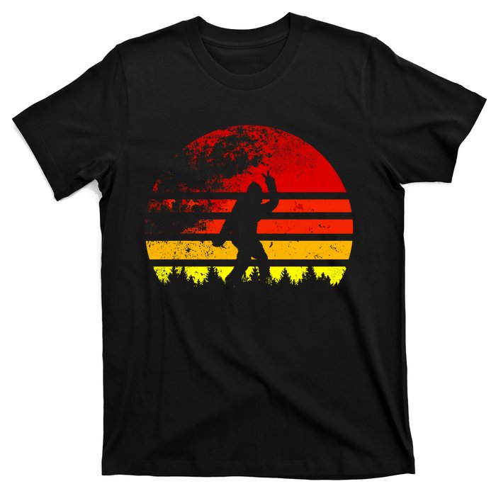 Vintage Retro Bigfoot Believe T-Shirt