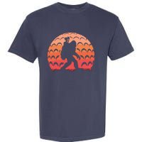 Vintage Retro Bigfoot Golf Golfer Sasquatch Garment-Dyed Heavyweight T-Shirt