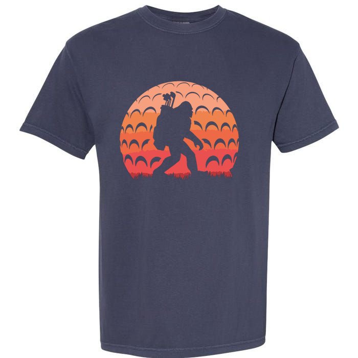 Vintage Retro Bigfoot Golf Golfer Sasquatch Garment-Dyed Heavyweight T-Shirt