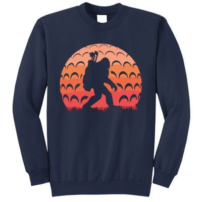 Vintage Retro Bigfoot Golf Golfer Sasquatch Sweatshirt