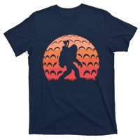 Vintage Retro Bigfoot Golf Golfer Sasquatch T-Shirt