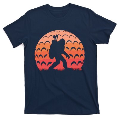 Vintage Retro Bigfoot Golf Golfer Sasquatch T-Shirt