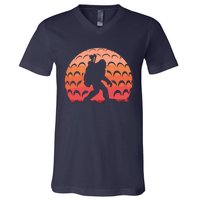 Vintage Retro Bigfoot Golf Golfer Sasquatch V-Neck T-Shirt