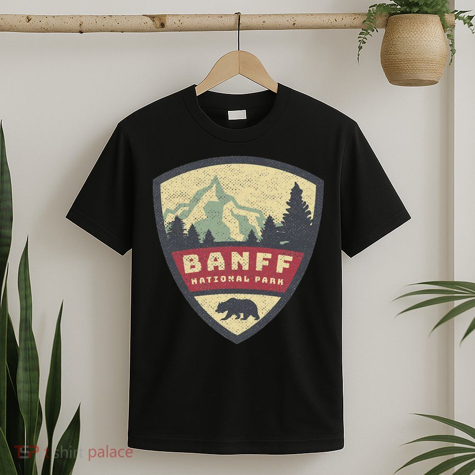 Vintage Retro Canadian Banff National Park Rustic Souvenirs T-Shirt