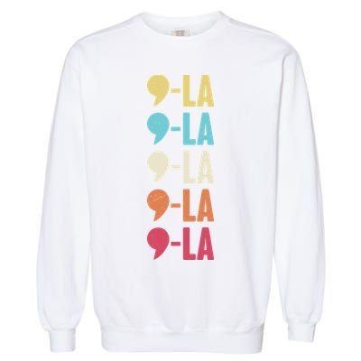 Vintage Retro Comma La Kamala Harris 2024 Garment-Dyed Sweatshirt