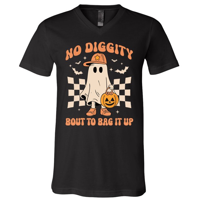 Vintage Retro Halloween Ghost No Diggity Bout To Bag It Up Gift V-Neck T-Shirt