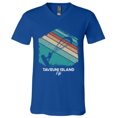 Vintage Retro Kitesurf Taveuni Island Kite Surfing Gift V-Neck T-Shirt