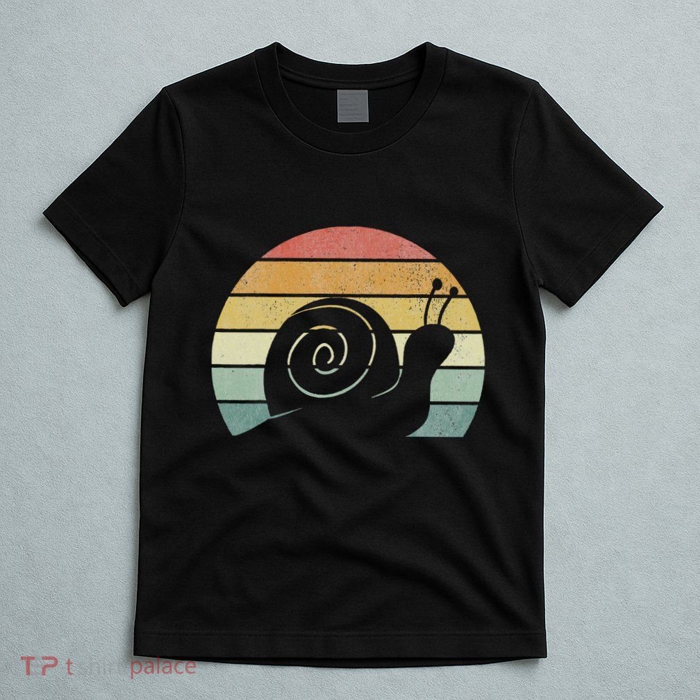 Vintage Retro Sunset Snail Design Cute Sluggish Funny Snail  T-Shirt