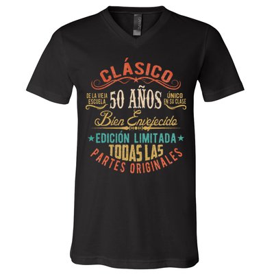 Vintage Style 50th Birthday With Phrase In Spanish V-Neck T-Shirt
