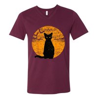 Vintage Scary Halloween Black Cat Costume Retro Moon Cat Mom V-Neck T-Shirt