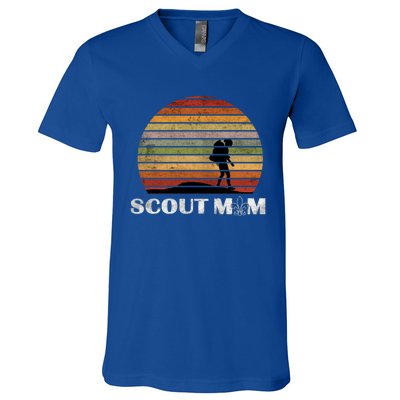 Vintage Scout Leader Scout Mom Cute Gift V-Neck T-Shirt