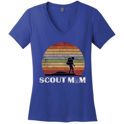 Vintage Scout Leader Scout Mom Cute Gift Women's V-Neck T-Shirt