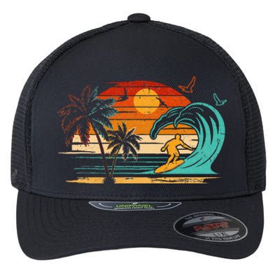 Vintage Surfer Retro Surfing Beach Surf Flexfit Unipanel Trucker Cap