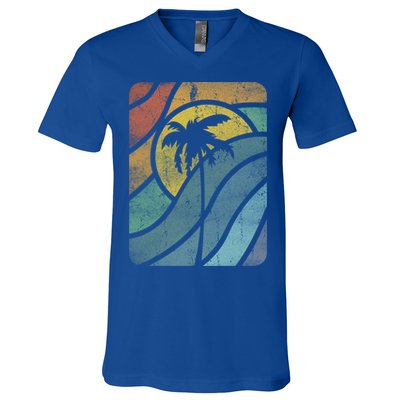 Vintage Summer Vacation Vibes Tee Sunset Sunrise Palms Vacay Great Gift V-Neck T-Shirt