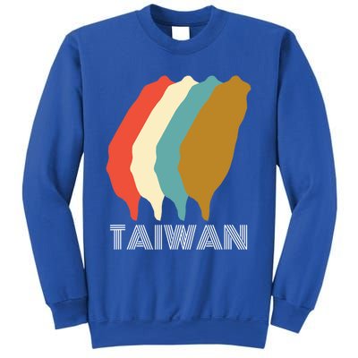 Vintage Taiwan Gift I Love Taiwan Map Gift Sweatshirt