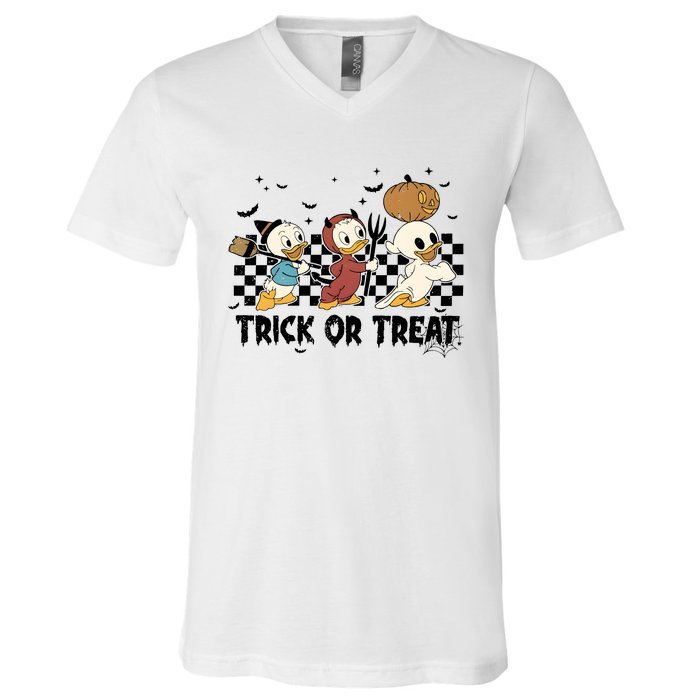 Vintage Trick Or Treat Three Ducks Halloween Funny Duck Spooky Season V-Neck T-Shirt