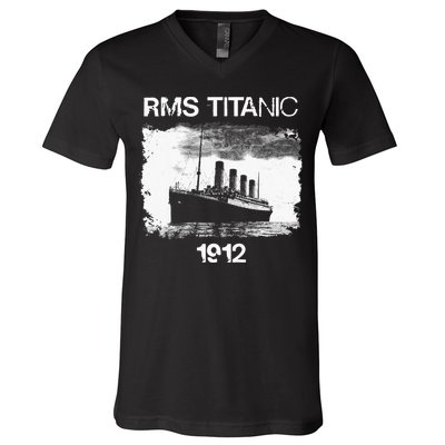 Vintage Titanic Remembrance Day RMS 1912, The Ship of Dreams V-Neck T-Shirt