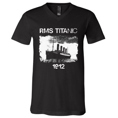 Vintage Titanic Remembrance Day RMS 1912, The Ship of Dreams V-Neck T-Shirt