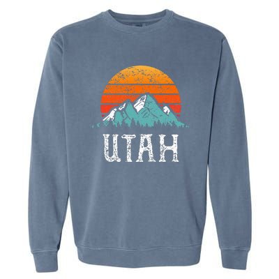 Vintage Utah Accessories Distressed 80s Mountains Retro Utah Garment-Dyed Sweatshirt