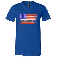 Vintage Usa American Flag Proud Volleyball Dad Silhouette Gift V-Neck T-Shirt