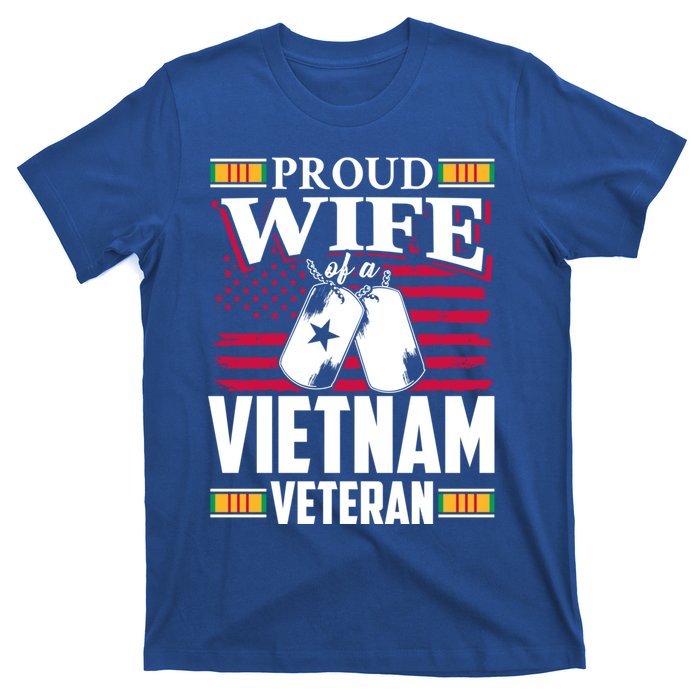 Vietnam Veteran Funny Gift Proud Wife Tees Mom Grandma Gift Funny Gift T-Shirt